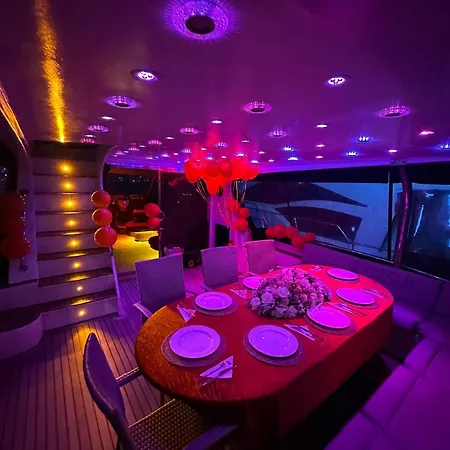 Osman Hotel en barco Estambul
