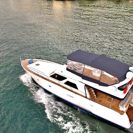 Osman Hotel en barco Estambul